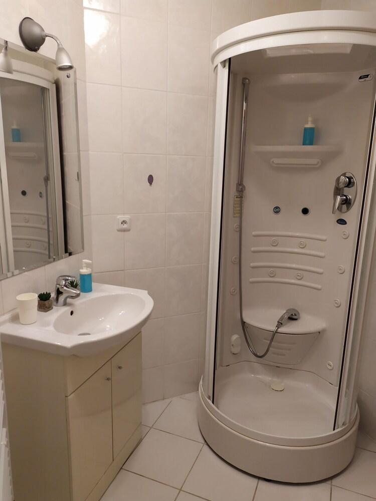 Kate & Jenny - Two-Level Apartment In The Old Town Братислава Экстерьер фото