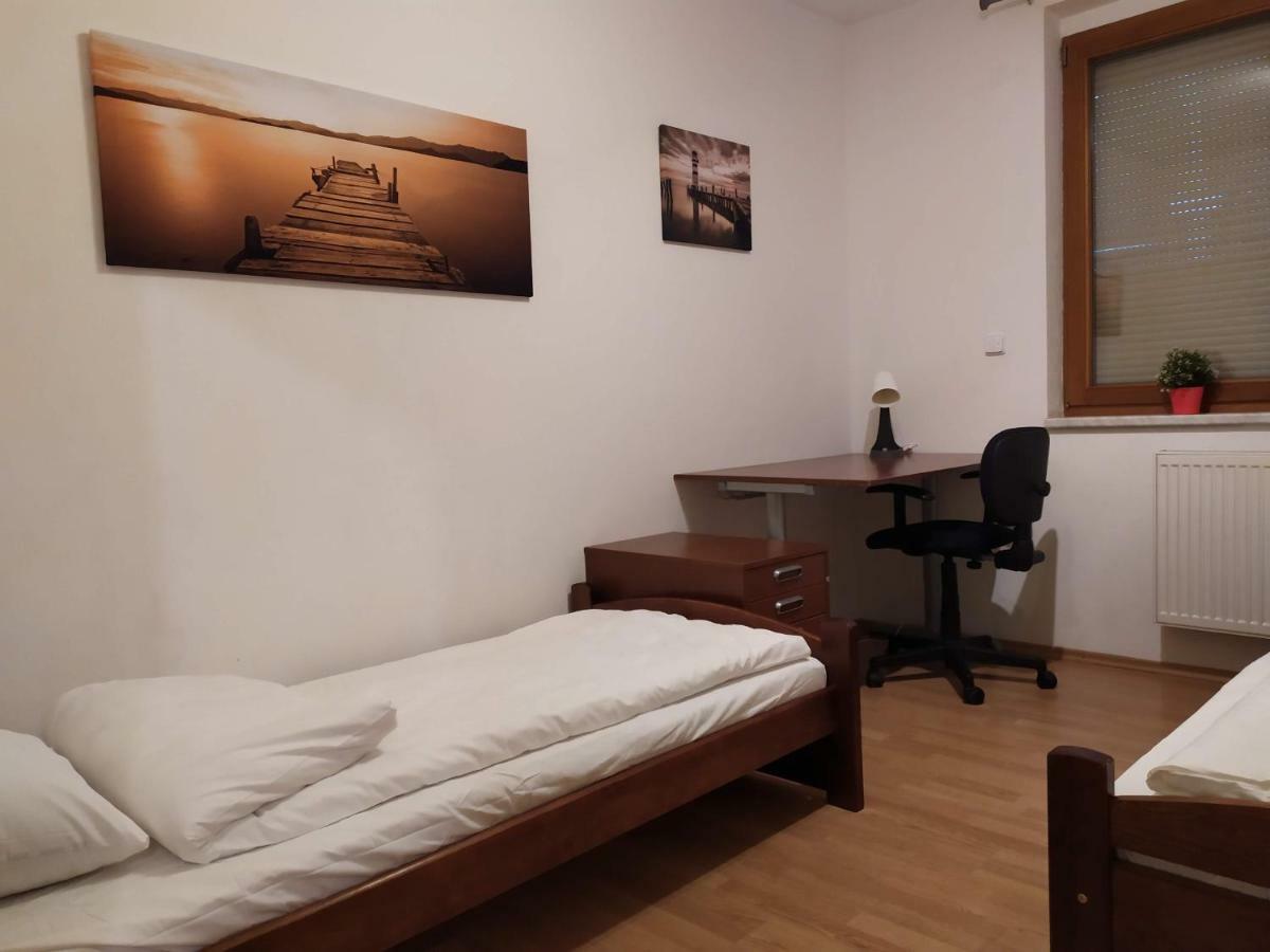 Kate & Jenny - Two-Level Apartment In The Old Town Братислава Экстерьер фото