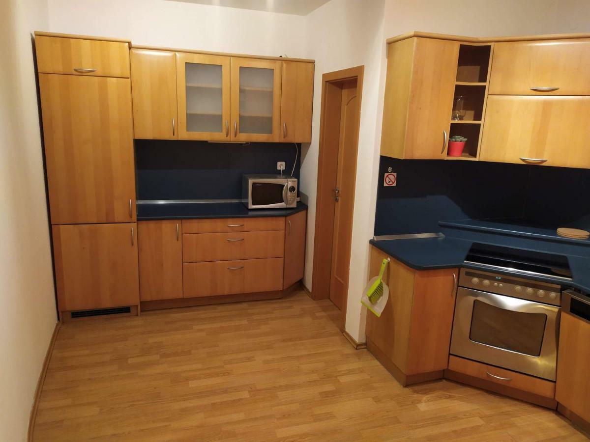 Kate & Jenny - Two-Level Apartment In The Old Town Братислава Экстерьер фото