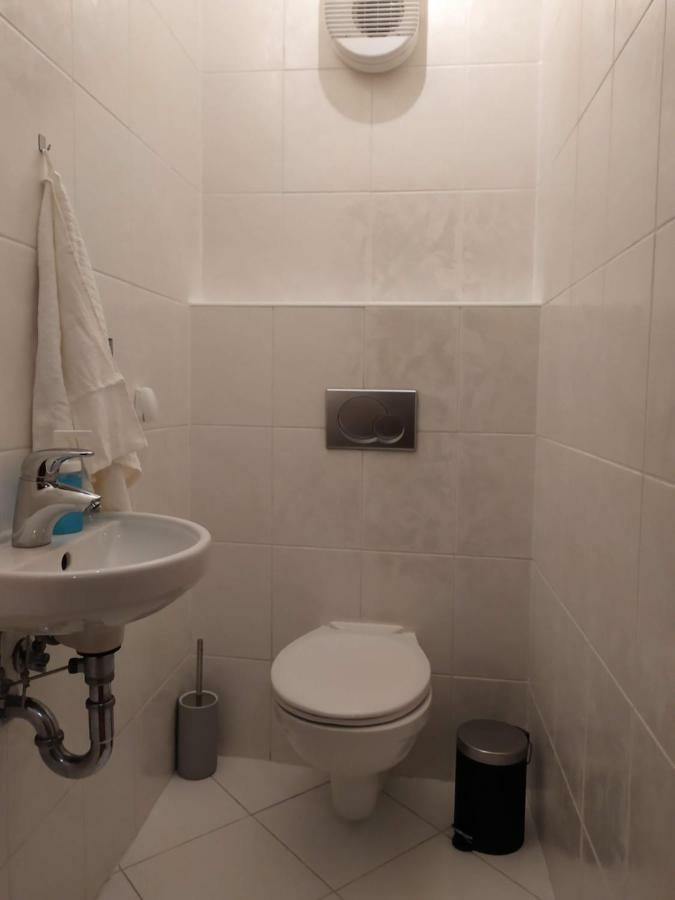 Kate & Jenny - Two-Level Apartment In The Old Town Братислава Экстерьер фото